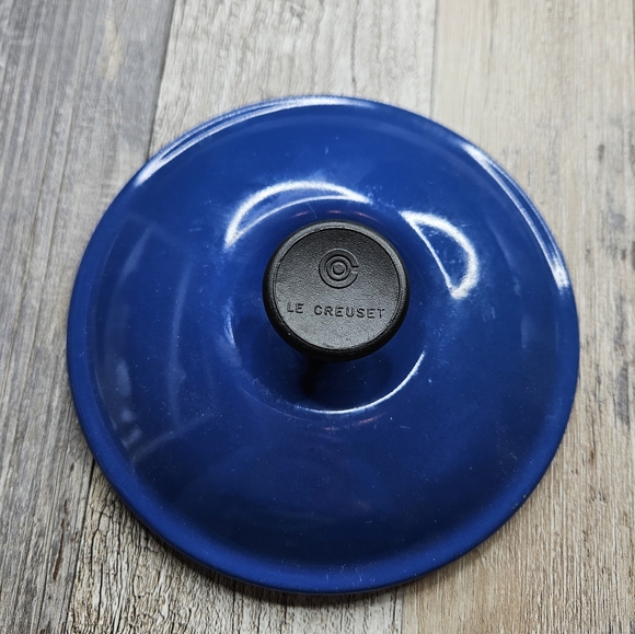 Le Creuset Blue Lid Made in France Size 14 5.5" - Picture 1 of 5